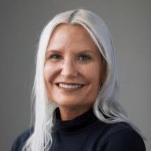 One year ago, finding a job became my main job. I also became... A walker A  boxer 🥊 A resin crafter A mid-week traveler A weekday bruncher A "yes" to  Sunday Funday-er