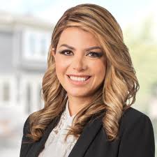 Mina Amini, Real Estate Agent in Vancouver, Canada