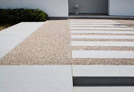 grijs beige siergrind tuin tuin bestrating tuin ideeen