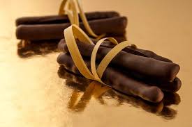 Orangettes Au Chocolat Noir Preparation 10 Mn Cuisson 3 Mn Pour 30 A 35 Orangettes Environ 250 G De Gros Orangettes Au Chocolat Orangettes Recette Chocolat