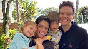 Even though brazilian pop singer michel even though brazilian pop singer michel teló is best known for his 2011 single ai se eu te pego. Michel Telo Encanta Fas Ao Falar Sobre Filhos Melhor Que Amar Um E Amar Dois Istoe Independente
