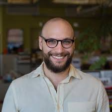 Danny Lewis (@dannydoodar)