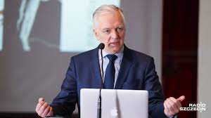 Wicepremier dodał, że nie jest jeszcze przesądzone, którym resortem pokieruje lider porozumienia. Dymisja Gowina Radio Szczecin Na Wieczor Radio Szczecin