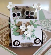 Das Auto Wurde Nach Einer Vorlage Erstellt Und Verziert Hochzeitsgeschenk Basteln Lustige Hochzeitsgeschenke Explosionsbox