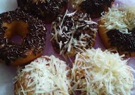 Resep donat kampung sederhana, empuk dan enak hai teman teman kali ini asahid tehyung cara membuat donat dengan bahan ekonomis hanya 4 bahan. Resep Donat Kentang Takaran Sendok Bagaimana Cara Memasak Donut Kentang No Ribet Takaran Sendok Makan Mudah Banget Resep Masakanku Keyword Donat Donat Kentang Resep Donat Diamond Violet