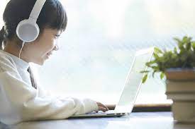 特集 毎日の勉強からごはんまで 休校中の子どもが安心して過ごせる方法 esseonline エッセ オンライン エッセ 子ども 安心
