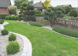 Front Yard Design With Stones And Grasses Design Front Grasses Stones Front Yard Design Yard Design Garden Design
