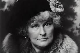 5 Stunt Girl Reporters that Changed Journalism