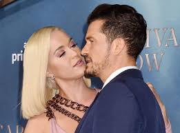 The singer has been living in a state of pure bliss ever since the pirates of the which makes sense considering katy and orlando had very different weddings for their previous marriages. Dlisted Katy Perry And Orlando Bloom Are Planning A December Wedding