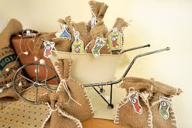 Am besten geht das, indem du ihm eine kleinigkeit bastelst. Adventskalender Selber Machen Jutesack Kinder Diy Trends