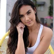 Carmen Bowden's Instagram, Twitter & Facebook