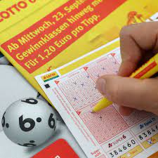 Jeden mittwoch und samstag rollen bei der lotterie lotto 6aus49 die kugeln. Lotto Am Samstag 23 01 Die Lottozahlen Und Quoten Der Aktuellen Ziehung Wirtschaft