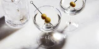 Classic Dry Martini Recipe In 2020 Dry Martini Dry Martini Recipe Dry Martini Cocktails