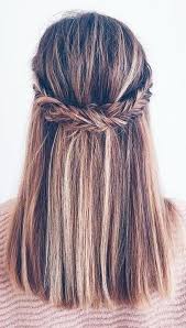 It gives your hair a cool look and is easy to make. 20 Easy Natural Ways Of Maintaining Beautiful Hair Bouffanthairshort Straight Wedding Hair Hair Styles Straight Prom Hair