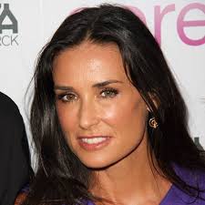 When she was 15 years old, she relocated to west hollywood, california, where her mother was employed with a magazine. Demi Moore Fan Lexikon