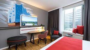The holiday inn hamburg has bright rooms with a variety of international satellite tv channels and free soft drinks from the minibar. Willkommen Im Hotel Holiday Inn Hamburg City Nord