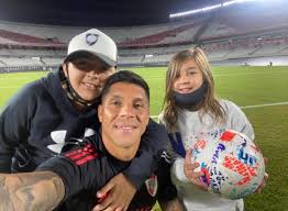 Darwin nuñez no centro do desagrado do treinador português do marselha! La Foto De Enzo Y Sus Hijos River Desde La Tribuna