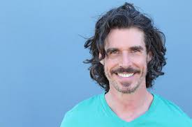 Comb over hairstyles for men with messy top. Messy Hairstyles For Men 40 Trending Looks All Things Hair Us