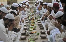 Selamat berbuka puasa cinta ! 5 Contoh Undangan Buka Puasa Bersama Dalam Bahasa Inggris Dan Artinya