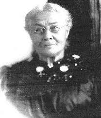 Amanda Heberling's Instagram, Twitter & Facebook