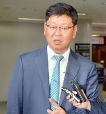 이용구(李容九, 1868년 양력 2월 14일(음력 1월 21일) ~ 1912년 양력 5월 22일)는 대한제국 말기에 일진회 회장을 지내며 한일 병합 조약 체결 찬성 여론을 이끌었다. A3nba7gky6olmm