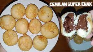 Cemilan malam hari yang juga enak dan mudah adalah pisang goreng lumer cokelat. Bikin Ketagihan Olahan Tepung Terigu Jadi Camilan Enak Dan Lumer Dimulut Cemilan Sederhana Youtube