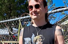 Howard Finster was the folk artist who frequently and sincerely claimed, “I  never met a person I didn't love.” Paradise Garden supporter Jackie Goodman  is the Finster Fest volunteer who never met