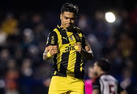 Peñarol avanza en Copa AUF Uruguay: Goleada 3-0 sobre Río Negro - Imagen principal del artículo