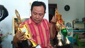 Check spelling or type a new query. Siswa Yang Sering Dapat Juara Kelas Ini Bakar 15 Piagam Penghargaannya Karena Tak Lulus Masuk Smpn 1 Tribun Medan