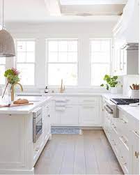 If you're planning a white kitchen, these beautiful ideas, all dreamed up by top designers, are sure to spice up your cook space with sophisticated and timeless style. Sunday Home Inspiration Top Pins Of The Week Jane At Home Kitchen Inspirations Kitchen Renovation Beautiful Kitchens
