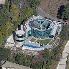 Justin Bieber S Glass Mansion Trashed After Post Grammy Bash Beverly Hills Houses Celebrity Houses Mansions