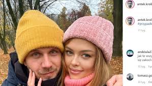 Joanna opozda i antek królikowski postanowili trochę oderwać się od codzienności. Antek Krolikowski I Joanna Opozda Znowu Razem Przyjezdza Do Asi Z Kwiatami 4fun Tv