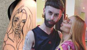 Jesy nelson has a writing inked on upper part her right thigh. Pics Jesy Nelson Kisses Fan With Giant Tattoo Of Her Face