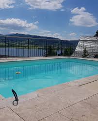Schwimmbad Ist Fertig Zum Baden In 2020 Poolbau Schwimmbader Gartenbau