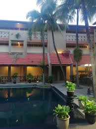 More upmarket shopping places include jaya grocer, village grocer, giant and tesco. Suria Amanda Jom Berbuka Puasa Di Shah S Village Hotel Petaling Jaya