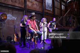 25 Tricia Lodge Photos & High Res Pictures