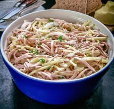 Schwabischer Wurstsalat Mit Kase Rezept Wurst Kase Salat Wurstsalat Schwabischer Wurstsalat