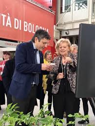 Le dico subito che, a differenza dei due studiosi, non intendo alimentare polemiche. Il Magnifico Rettore In Visita Al Nostro Sma Sistema Museale Di Ateneo Unibo Facebook