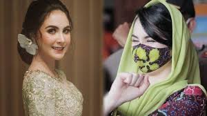 Arumi bachsin wisuda, netizen gemas dengan gaya jilbabnya. Cantiknya Arumi Bachsin Saat Pakai Kebaya Penampilannya Jadi Sorotan Tribun Manado