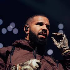 𝐋𝐀𝐒𝐓 𝐍𝐀𝐌𝐄 𝐄𝐕𝐄𝐑, 𝐅𝐈𝐑𝐒𝐓 𝐍𝐀𝐌𝐄 𝐆𝐑𝐄𝐀𝐓𝐄𝐒𝐓. Wow what  an honor to have the opportunity to bless @champagnepapi with that  certified Blurryfade. Huge thank you to the goat @getfadedinc for trusting  me to