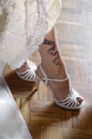 Tatuaje En Tobillera De Mujer Un Lugar Muy Versatil Tatuantes
