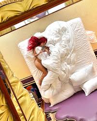 La sensualidad de Karol G no se detiene: captaron sus curvas en una  discoteca - Infobae