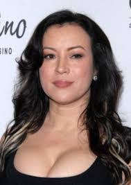 Ursula Blake's Instagram, Twitter & Facebook