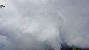 These are some notable tornadoes, tornado outbreaks, and tornado outbreak sequences that have occurred in asia, including the arabian peninsula. Citatelia Odfotili Nezvycajny Ukaz Tornado Na Juznom Slovensku Novy Cas