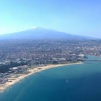 Es gibt 4 verbindungen von catania nach sizilien per bus, zug oder per auto. Catania Der Strand Von Ognina