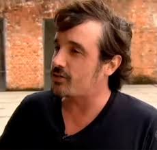 Irmão de Caio Junqueira, Jonas Torres diz que situação do ator é muito  delicada