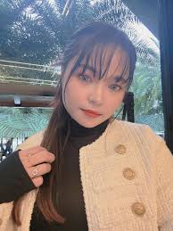 The time between good night to good morning, all poetries are mentioned by  her with his love and their good memories.— Vaishal Sheth