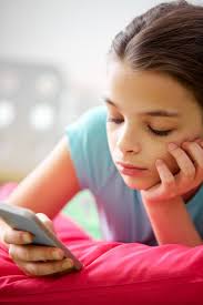 Researchers argue that creativity and concentration are created by  'boring', 'there is no need to keep children entertained'