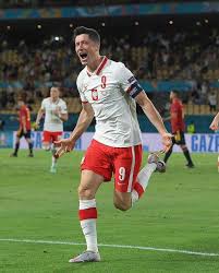 Lewandowski hadn't been involved, kept largely under wraps by slovakian defenders, but robert lewandowski rarely got the opportunity to get a shot off. Btanv3ralmpovm