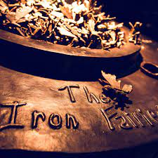 Industry nights happen every wednesday from 10 pm onwards at the scenic iron faires kl, a visual wonder location, coupled with the most exclusive cocktails. The Iron Fairies Kl Kuala Lumpur Aktuelle 2021 Lohnt Es Sich Mit Fotos Tripadvisor